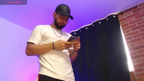 Snapshot of axel_7070 chatting on January 2026 12:33:02 PM Independiente Model online show from January 2026 12:33:02 PM