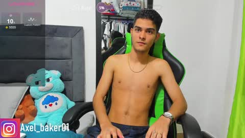 Snapshot of axel_baker01 chatting on December 2024 09:15:01 PM Axel online show from December 2024 09:15:01 PM