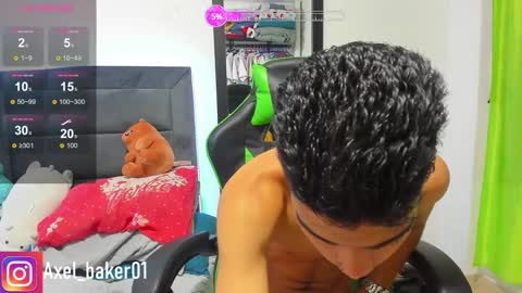 Snapshot of axel_baker01 chatting on December 2024 09:20:02 PM Axel online show from December 2024 09:20:02 PM