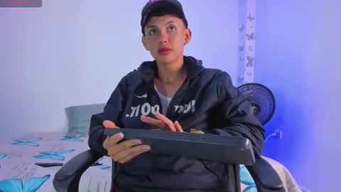 Snapshot of axel_cody_ chatting on October 2025 11:33:02 AM AXEL online show from October 2025 11:33:02 AM