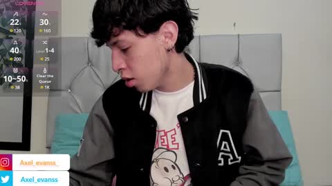 Axel Evanss online show from January 2025 01:13:01 PM