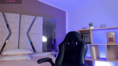 axel_grey_ online show from May 2026 12:43:02 PM