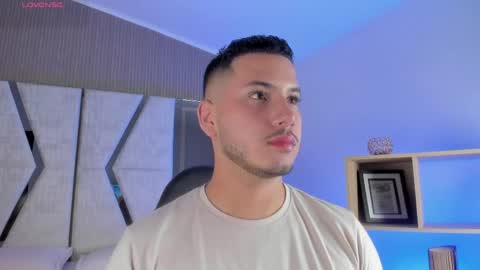 axel_grey_ online show from May 2026 12:24:02 PM