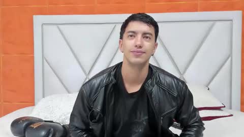 axel_hendrick online show from February 2026 12:43:02 PM