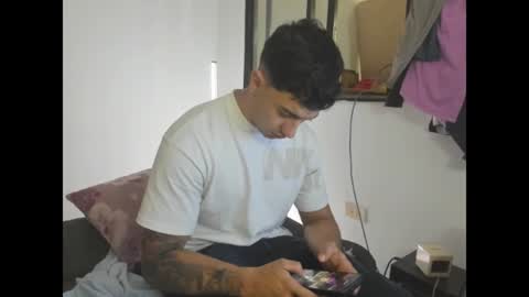 axel_hendrick online show from July 2026 04:57:02 PM