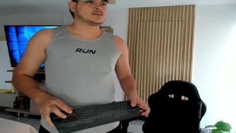 Snapshot of axel_luxe1 chatting on March 2026 06:58:02 PM Axel online show from March 2026 06:58:02 PM