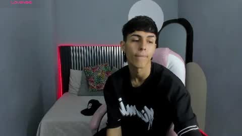 A X E L  online show from June 2026 08:18:01 PM