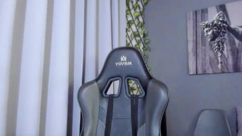 Snapshot of axel_owen chatting on December 2024 09:51:01 PM Axel online show from December 2024 09:51:01 PM