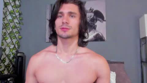 Snapshot of axel_owen chatting on January 2025 08:14:02 PM Axel online show from January 2025 08:14:02 PM