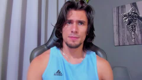 Snapshot of axel_owen chatting on March 2025 08:42:02 PM Axel online show from March 2025 08:42:02 PM