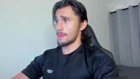 Snapshot of axel_owen chatting on September 2025 10:24:02 PM Axel online show from September 2025 10:24:02 PM