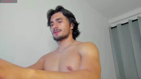 Snapshot of axel_owen chatting on September 2025 03:43:02 AM Axel online show from September 2025 03:43:02 AM