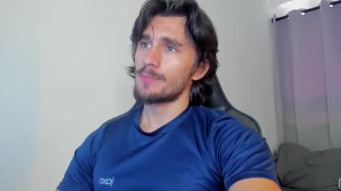 Snapshot of axel_owen chatting on September 2025 03:50:01 PM Axel online show from September 2025 03:50:01 PM