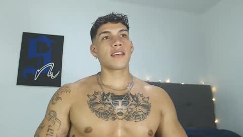 Snapshot of axel_taylor21 chatting on December 2024 05:29:02 AM INDEPENDENT MODEL online show from December 2024 05:29:02 AM