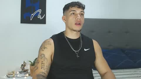 Snapshot of axel_taylor21 chatting on January 2025 05:48:01 AM INDEPENDENT MODEL online show from January 2025 05:48:01 AM