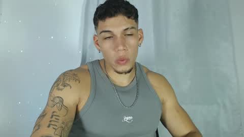 Snapshot of axel_taylor21 chatting on January 2025 12:28:01 AM INDEPENDENT MODEL online show from January 2025 12:28:01 AM