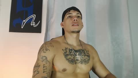 Snapshot of axel_taylor21 chatting on January 2025 07:51:01 PM INDEPENDENT MODEL online show from January 2025 07:51:01 PM