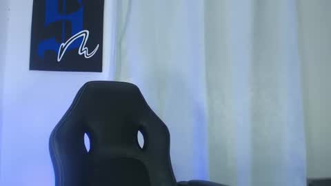 Snapshot of axel_taylor21 chatting on February 2025 08:15:01 PM INDEPENDENT MODEL online show from February 2025 08:15:01 PM