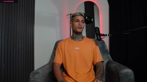 Agustin online show from December 2024 11:49:02 PM