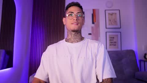 Agustin online show from March 2025 09:07:02 PM