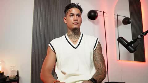 Agustin online show from September 2025 08:41:01 PM