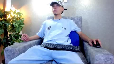 Snapshot of axel_wiliams chatting on October 2025 06:07:01 PM axel online show from October 2025 06:07:01 PM