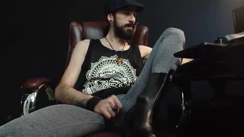 Snapshot of axelcolton chatting on January 2025 08:57:02 AM AxelColton online show from January 2025 08:57:02 AM