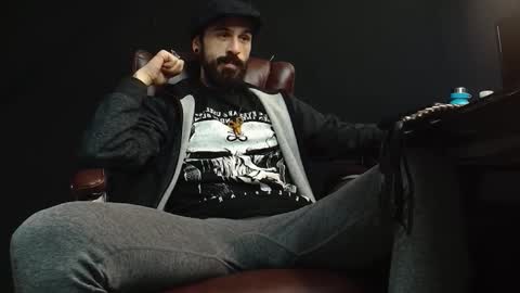 Snapshot of axelcolton chatting on January 2025 06:16:02 AM AxelColton online show from January 2025 06:16:02 AM