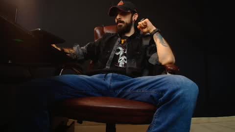 Snapshot of axelcolton chatting on January 2025 07:05:01 AM AxelColton online show from January 2025 07:05:01 AM