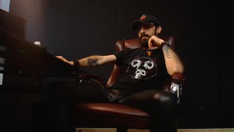 Snapshot of axelcolton chatting on January 2025 10:06:02 AM AxelColton online show from January 2025 10:06:02 AM