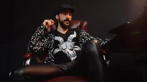 Snapshot of axelcolton chatting on January 2025 06:57:02 AM AxelColton online show from January 2025 06:57:02 AM