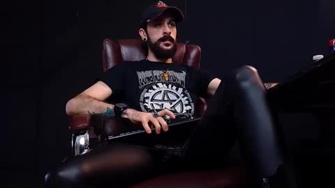 Snapshot of axelcolton chatting on January 2025 06:31:02 AM AxelColton online show from January 2025 06:31:02 AM