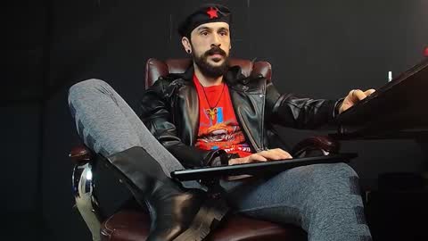 Snapshot of axelcolton chatting on January 2025 06:54:01 AM AxelColton online show from January 2025 06:54:01 AM