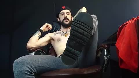 Snapshot of axelcolton chatting on January 2025 09:57:01 AM AxelColton online show from January 2025 09:57:01 AM