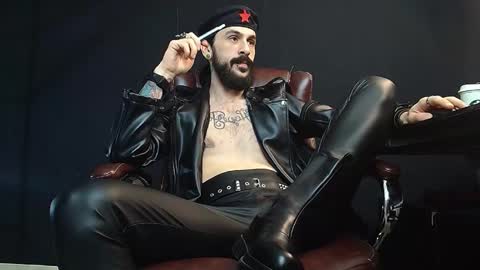 Snapshot of axelcolton chatting on January 2025 03:48:01 AM AxelColton online show from January 2025 03:48:01 AM