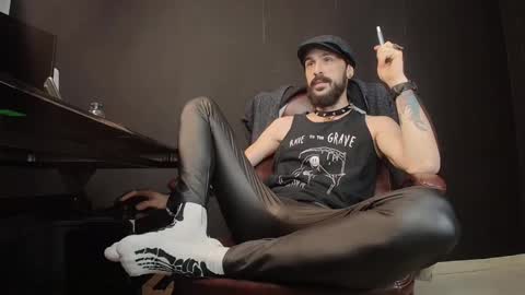 Snapshot of axelcolton chatting on January 2025 06:07:01 AM AxelColton online show from January 2025 06:07:01 AM