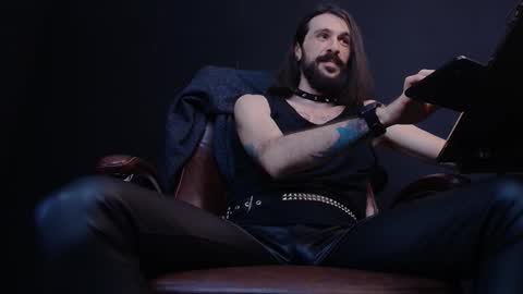 Snapshot of axelcolton chatting on January 2025 12:37:01 PM AxelColton online show from January 2025 12:37:01 PM