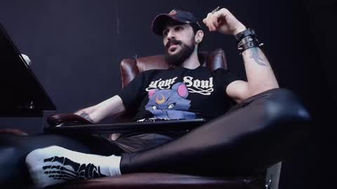 Snapshot of axelcolton chatting on January 2025 01:38:01 PM AxelColton online show from January 2025 01:38:01 PM