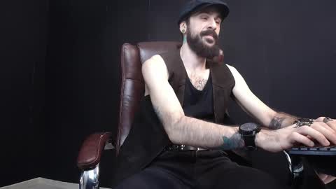 Snapshot of axelcolton chatting on February 2025 06:19:01 AM AxelColton online show from February 2025 06:19:01 AM