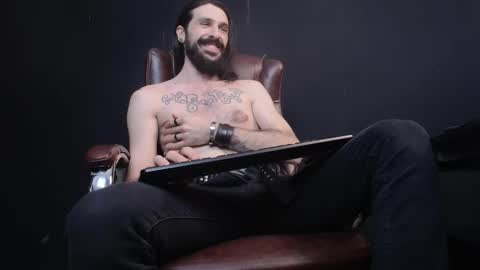 Snapshot of axelcolton chatting on February 2025 01:16:01 PM AxelColton online show from February 2025 01:16:01 PM