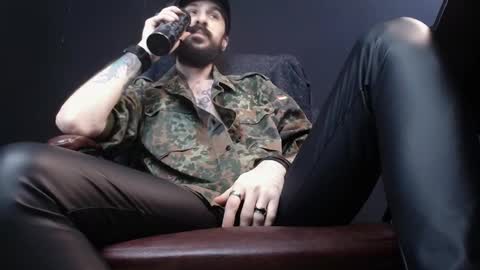 Snapshot of axelcolton chatting on February 2025 09:28:01 AM AxelColton online show from February 2025 09:28:01 AM