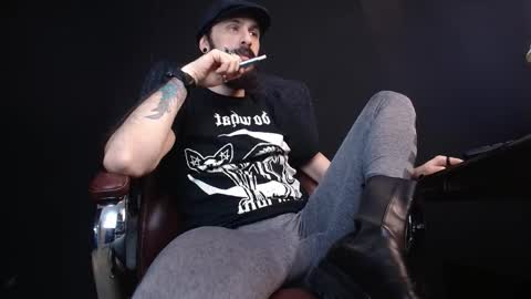 Snapshot of axelcolton chatting on February 2025 06:03:01 AM AxelColton online show from February 2025 06:03:01 AM