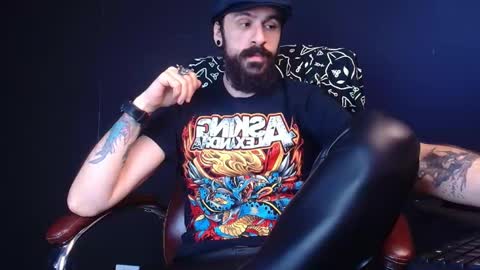 Snapshot of axelcolton chatting on March 2025 06:40:02 AM AxelColton online show from March 2025 06:40:02 AM