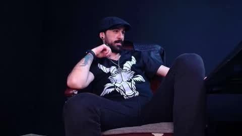 Snapshot of axelcolton chatting on November 2025 11:42:01 AM AxelColton online show from November 2025 11:42:01 AM