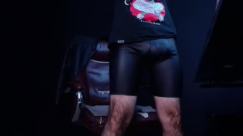 Snapshot of axelcolton chatting on November 2025 11:29:01 AM AxelColton online show from November 2025 11:29:01 AM