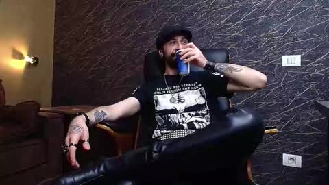 Snapshot of axelcolton chatting on January 2026 10:31:02 AM AxelColton online show from January 2026 10:31:02 AM