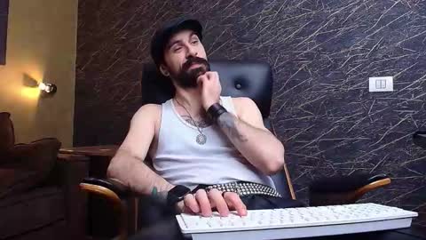 Snapshot of axelcolton chatting on January 2026 11:26:01 AM AxelColton online show from January 2026 11:26:01 AM