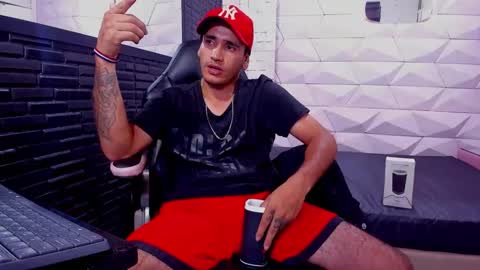 Axell Cross2 online show from January 2025 07:59:02 PM