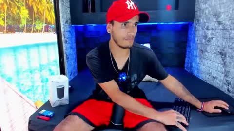 Axell Cross2 online show from February 2025 08:59:01 PM