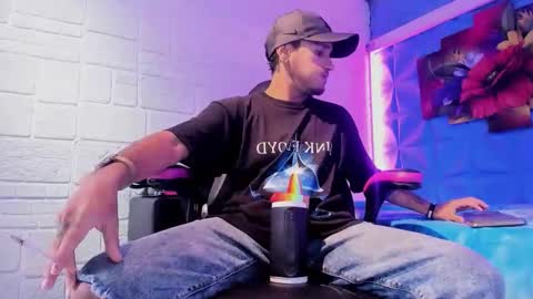 Axell Cross2 online show from October 2025 02:25:02 PM